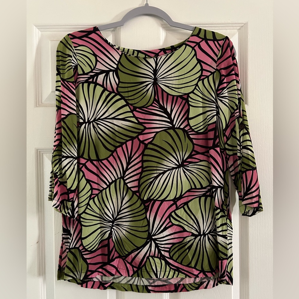 Kalaheo peekaboo shoulder top